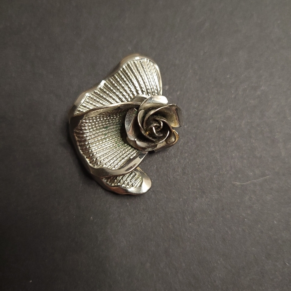 Silver Clip On Earrings Large Rose Flower Vintage Costume Jewelry - Picture 2 of 3